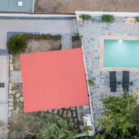 Verona Pool *