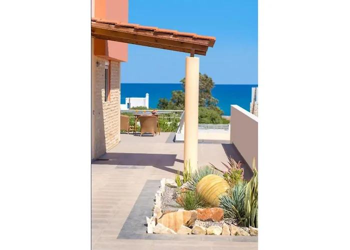 Villa Verona Pool * Lakhania